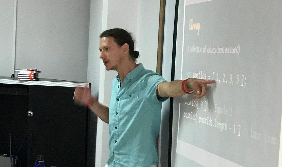 Zac Gordon JavaScript and WordPress REST API Workshop San José WordCamp Costa Rica.JPG