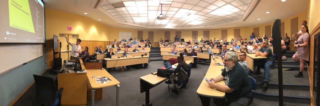 Zac Gordon presenting on the Advanced Data API with Redux at WordCamp Miami